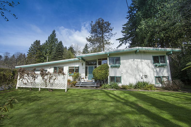 Photo Tour Of Cedardale Listing By Lionel Lorence Westvancouver