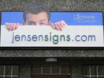 jensen-sign01