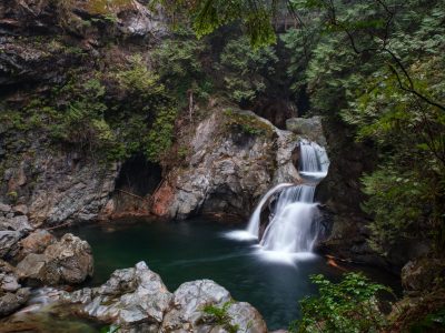 lynn-canyon-park-twin-falls-waterfall